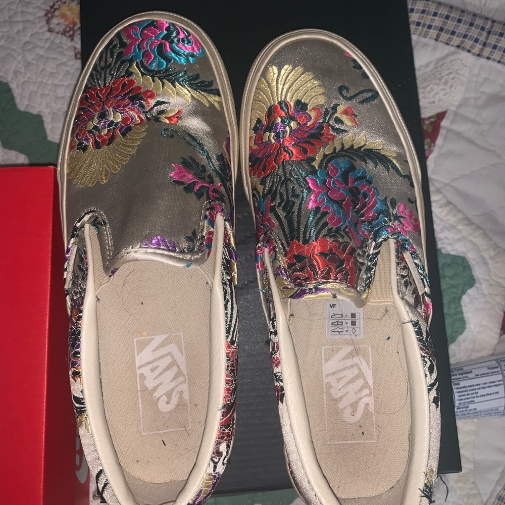 Women’s size 6 Vans
